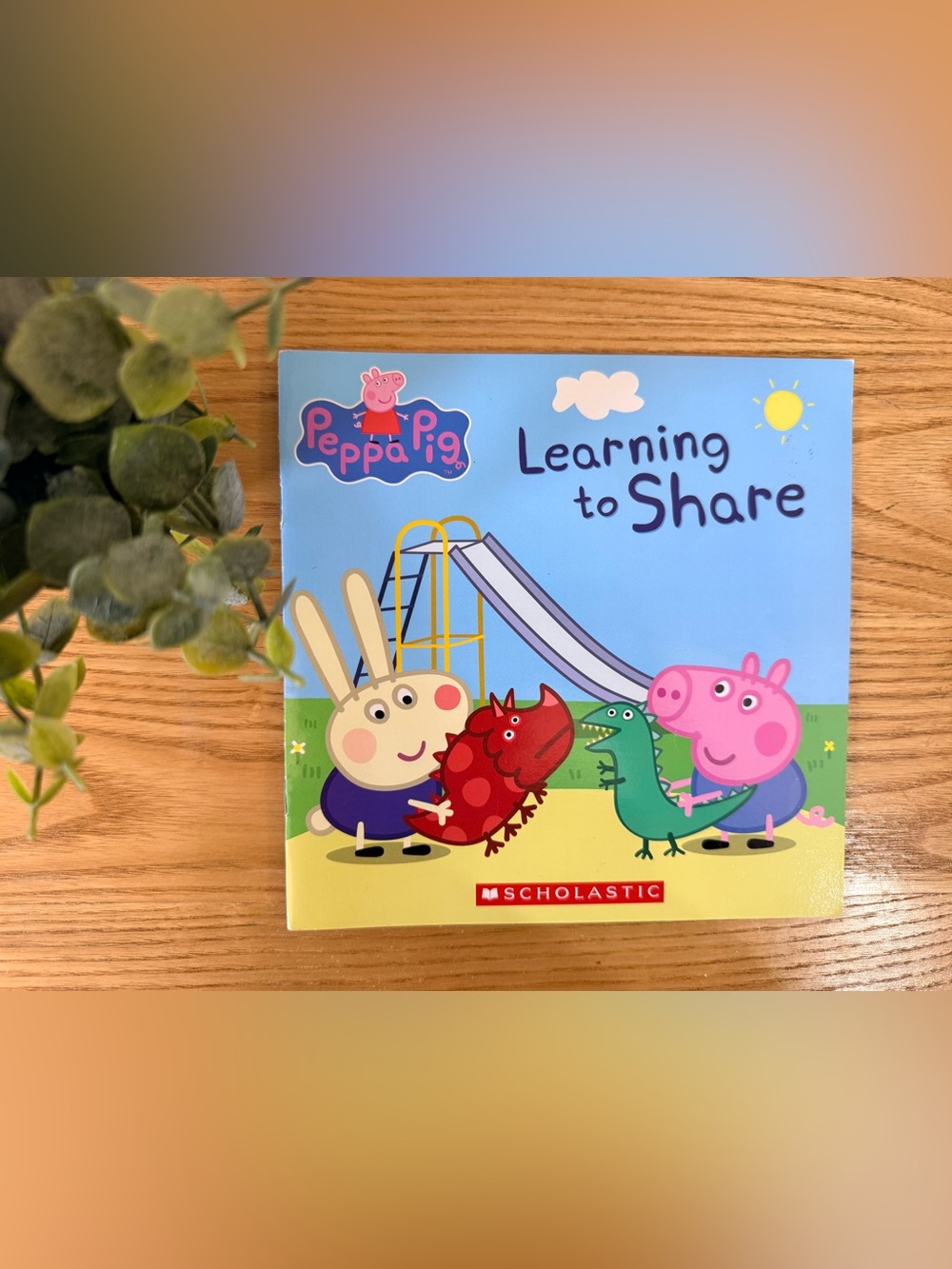🌿10/$25 • Scholastic Peppa Pig Learning To Share Paperback